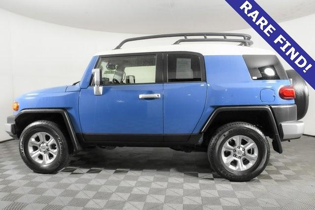 2012 Toyota FJ Cruiser Vehicle Photo in Puyallup, WA 98371