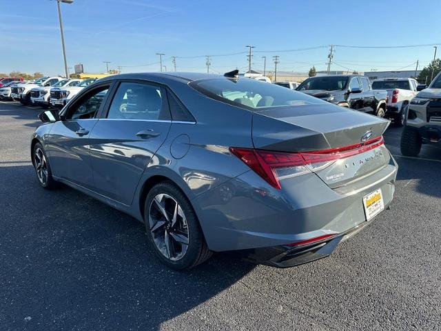 2022 Hyundai ELANTRA Vehicle Photo in COLUMBIA, MO 65203-3903