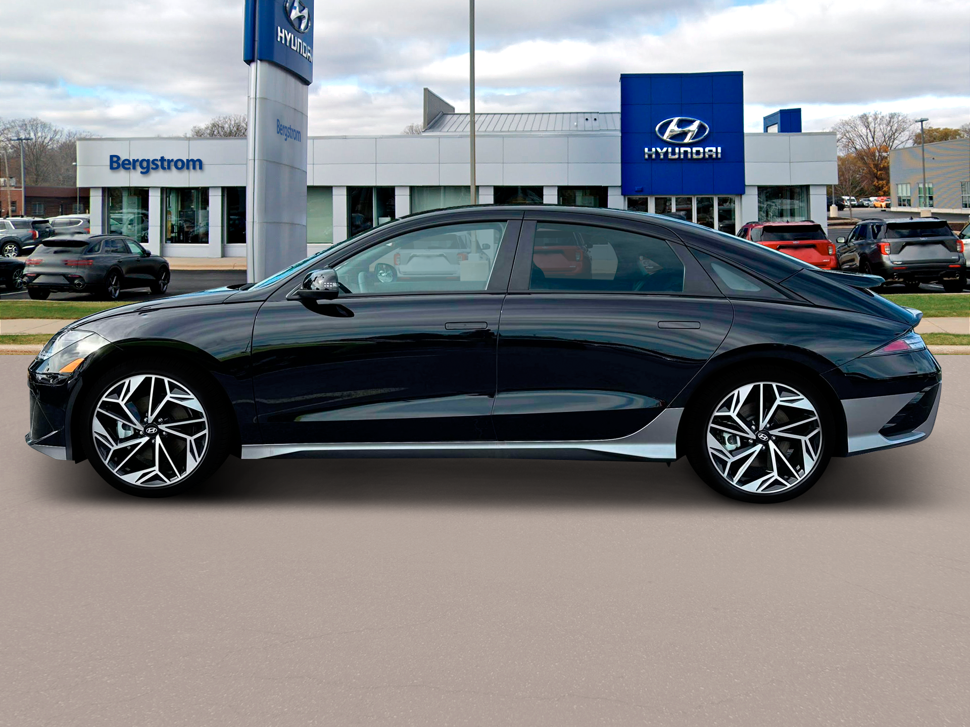 2025 Hyundai IONIQ 6 Vehicle Photo in Green Bay, WI 54304