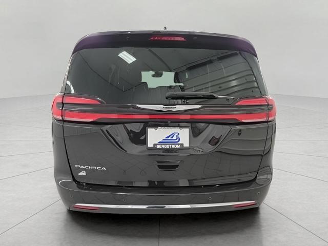 2022 Chrysler Pacifica Vehicle Photo in Green Bay, WI 54304