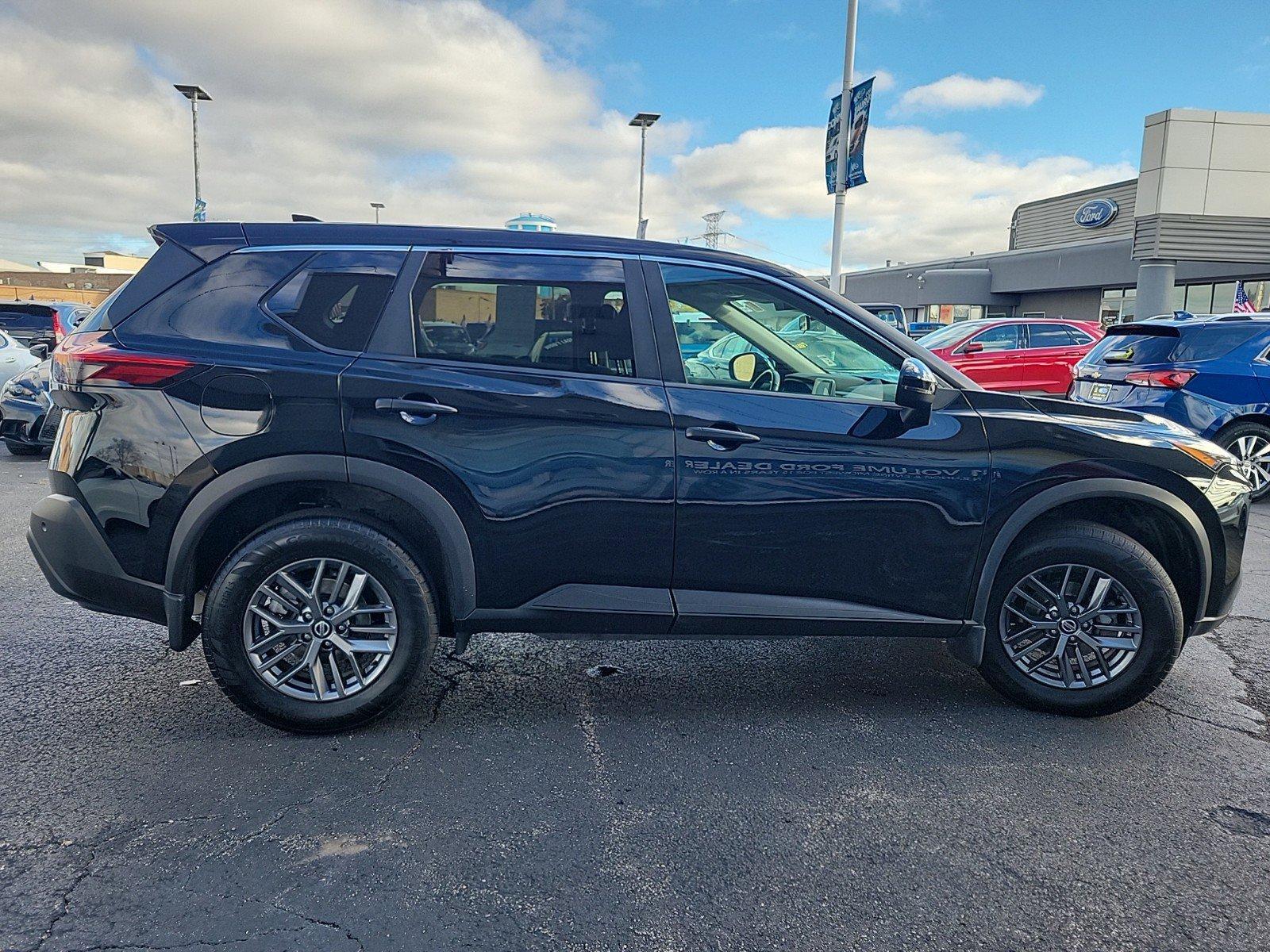 2021 Nissan Rogue Vehicle Photo in Saint Charles, IL 60174