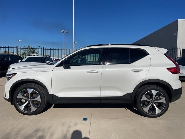 2024 Volvo XC40 Vehicle Photo in Grapevine, TX 76051