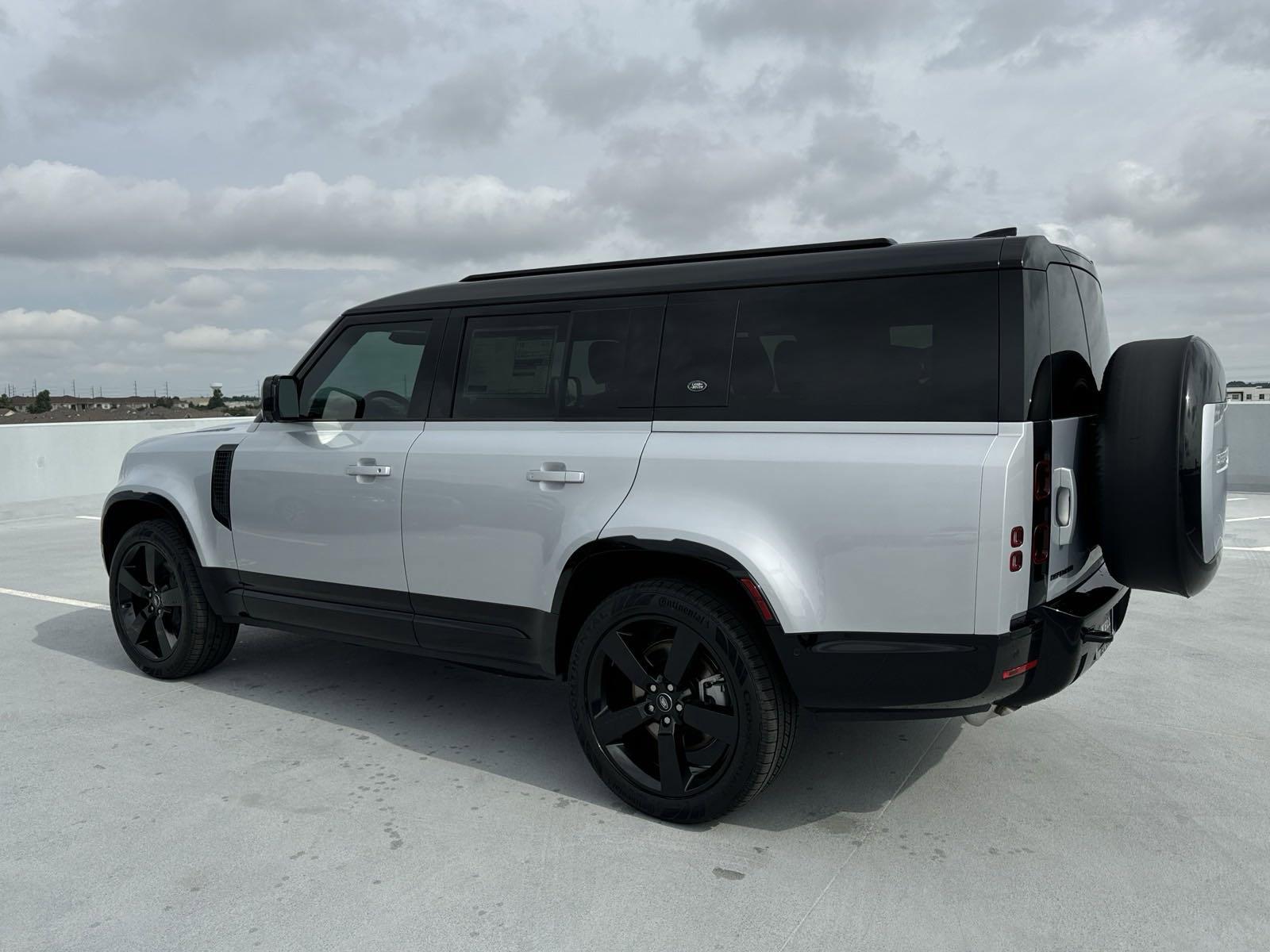 2024 Defender Vehicle Photo in AUSTIN, TX 78717