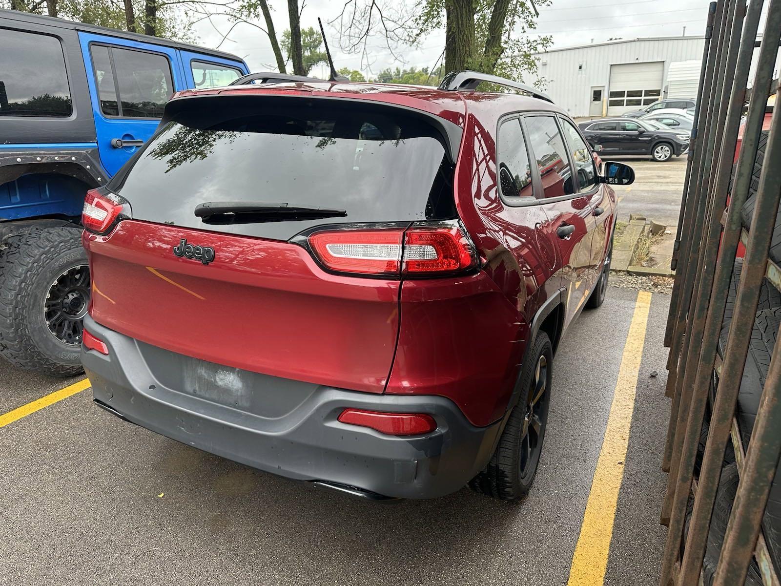 2017 Jeep Cherokee Vehicle Photo in Marion, IA 52302