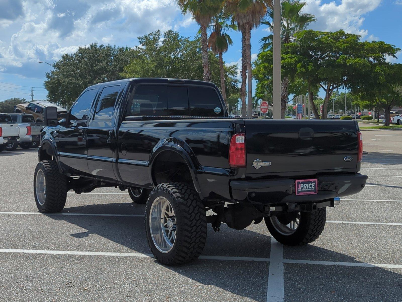 2006 Ford Super Duty F-350 SRW Vehicle Photo in Ft. Myers, FL 33907