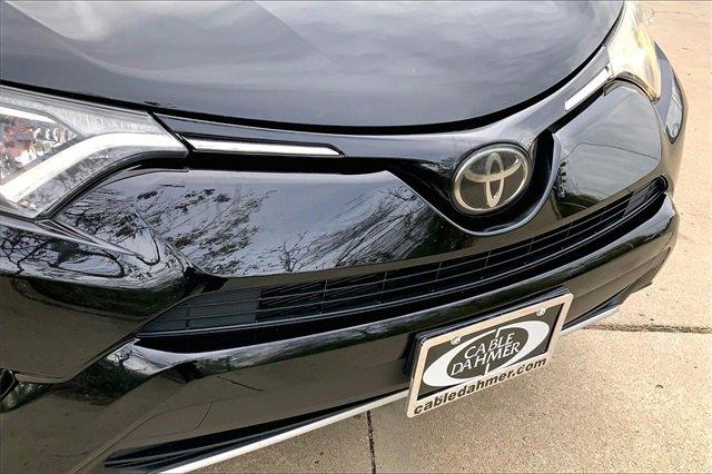 2018 Toyota RAV4 Vehicle Photo in KANSAS CITY, MO 64114-4502