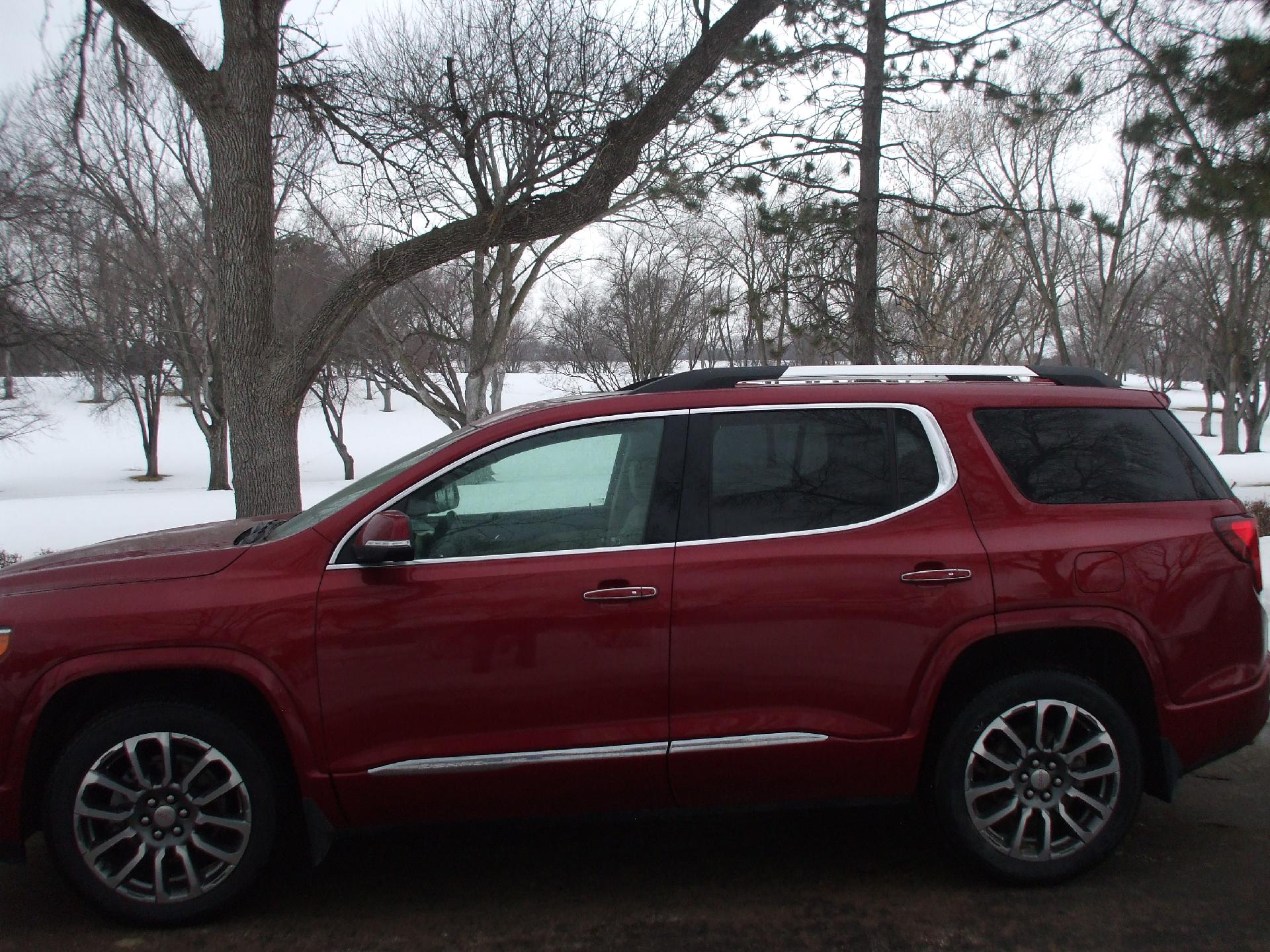 Used 2020 GMC Acadia Denali with VIN 1GKKNXLS9LZ186805 for sale in Hartington, NE