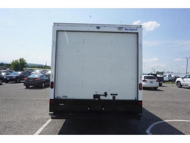 2023 Chevrolet Express Cutaway 4500 Vehicle Photo in ALCOA, TN 37701-3235