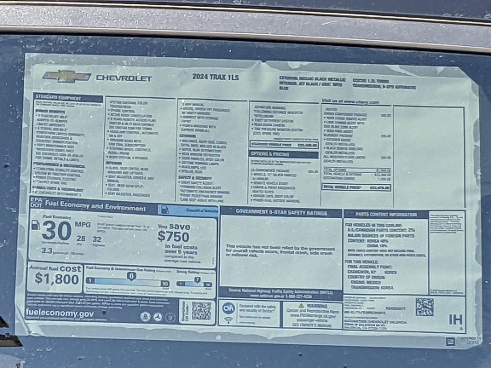 2024 Chevrolet Trax Vehicle Photo in VALENCIA, CA 91355-1705