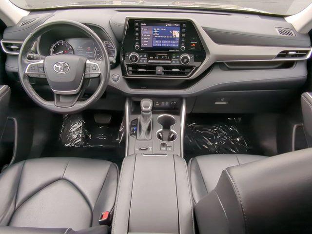 2022 Toyota Highlander Vehicle Photo in Highland, IN 46322-2506