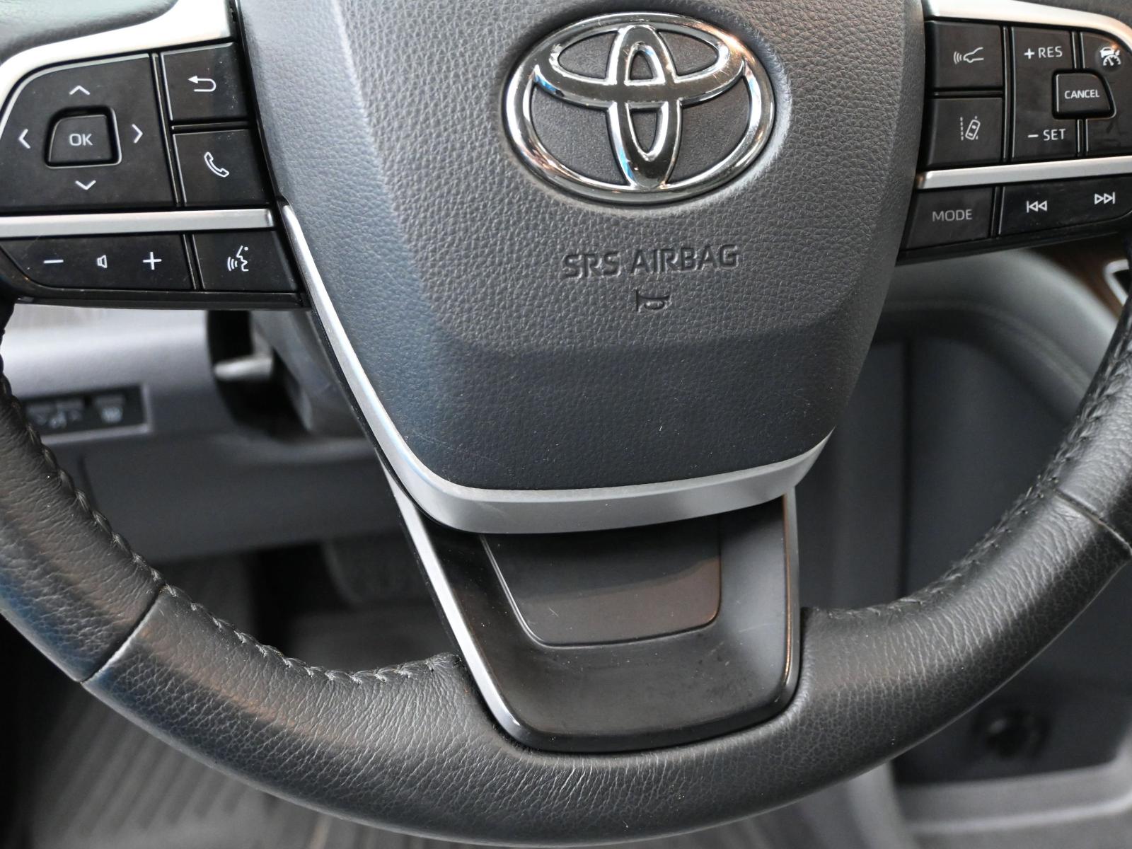 2021 Toyota Sienna Vehicle Photo in Cedar Rapids, IA 52402