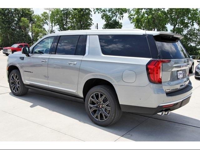 2024 GMC Yukon XL Vehicle Photo in ROSENBERG, TX 77471-5675