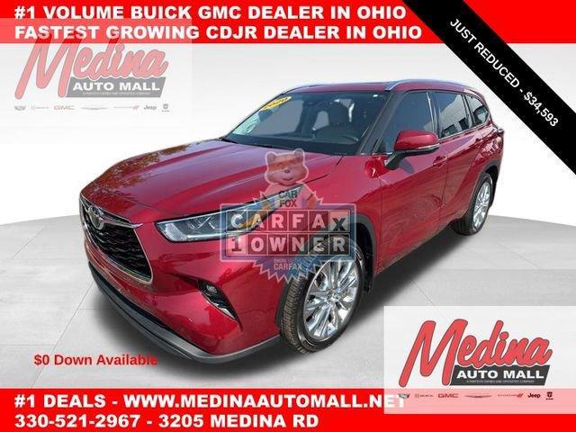 2020 Toyota Highlander Vehicle Photo in MEDINA, OH 44256-9631