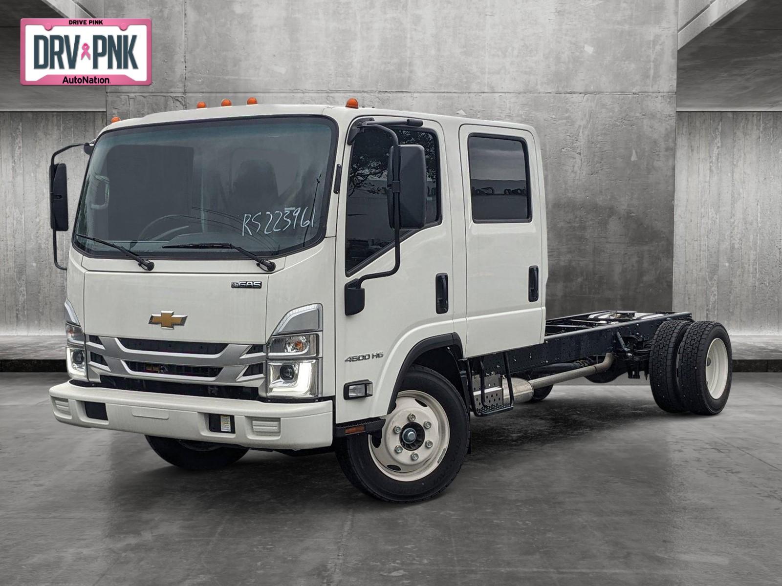 2024 Chevrolet Low Cab Forward 4500 Vehicle Photo in GREENACRES, FL 33463-3207