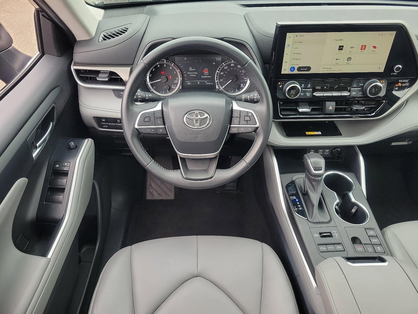 2023 Toyota Highlander Vehicle Photo in Trevose, PA 19053