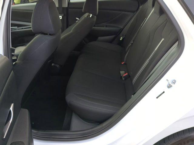 2021 Hyundai ELANTRA Vehicle Photo in Merrillville, IN 46410-5311