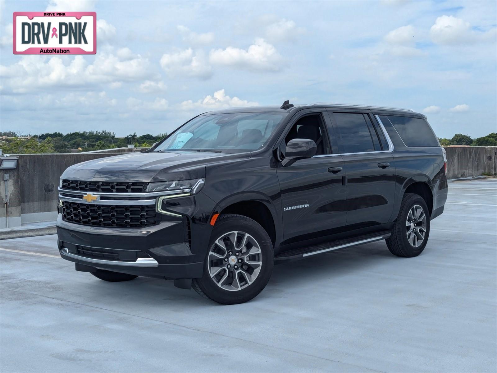 2024 Chevrolet Suburban Vehicle Photo in PEMBROKE PINES, FL 33024-6534