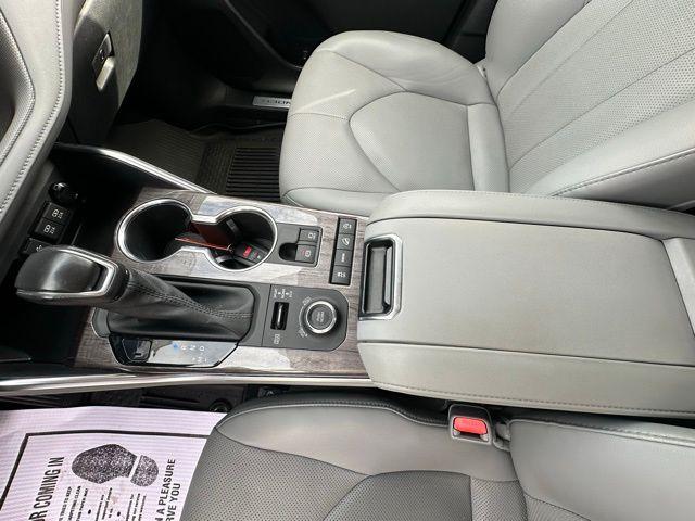 2021 Toyota Highlander Vehicle Photo in TUPELO, MS 38801-6508