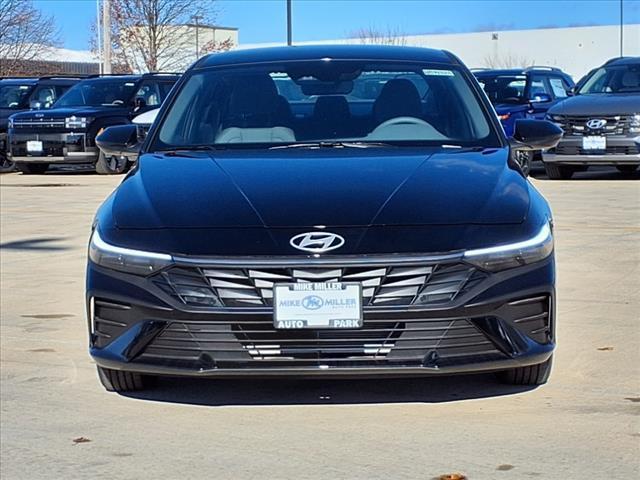 2025 Hyundai ELANTRA Vehicle Photo in Peoria, IL 61615