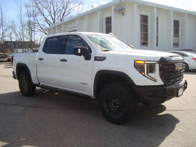 2024 GMC Sierra 1500 Vehicle Photo in PORTSMOUTH, NH 03801-4196