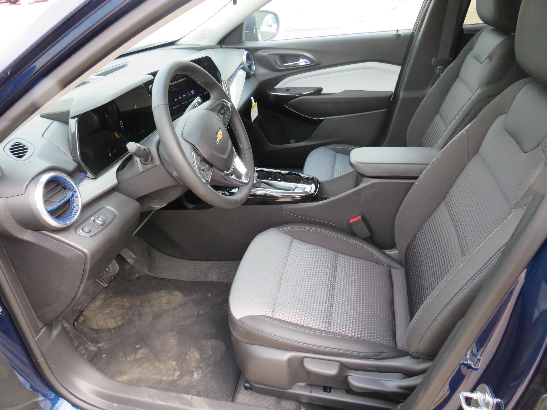 2024 Chevrolet Trax Vehicle Photo in MAPLETON, IA 51034-1072