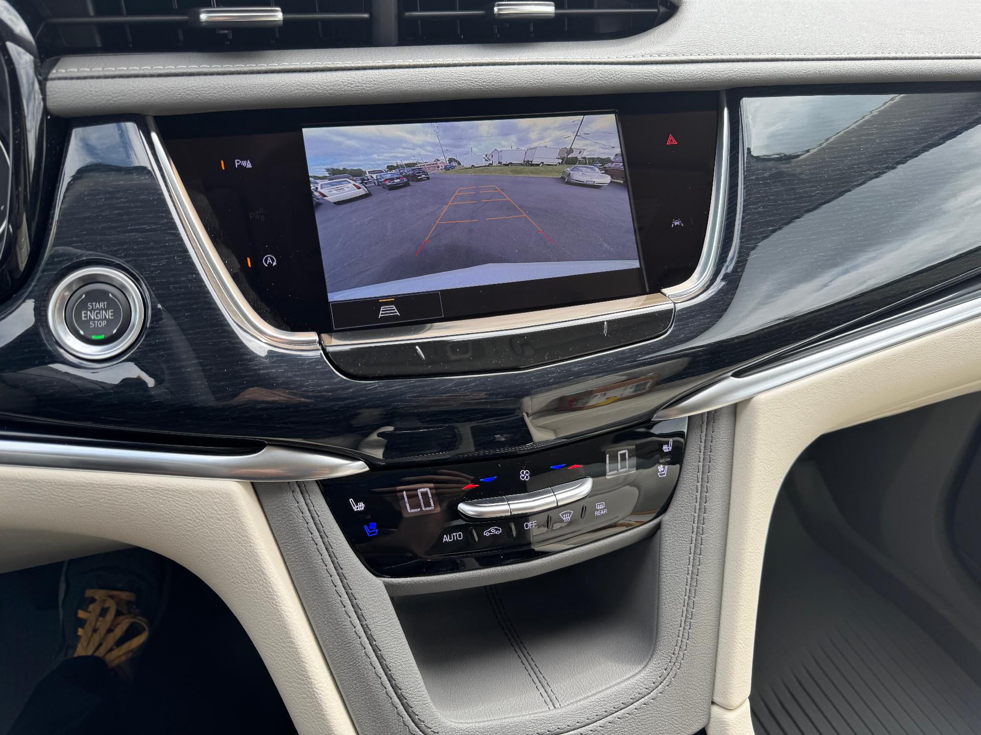 2024 Cadillac XT6 Vehicle Photo in LEOMINSTER, MA 01453-2952