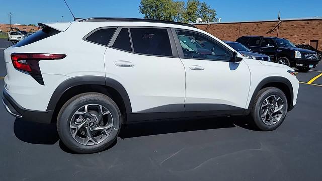 2025 Chevrolet Trax Vehicle Photo in JOLIET, IL 60435-8135