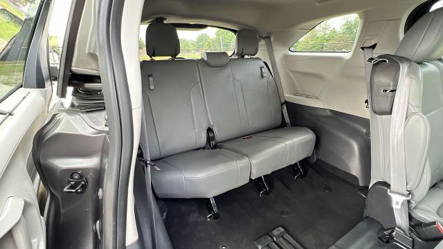 2022 Toyota Sienna Vehicle Photo in INDIANAPOLIS, IN 46227-0991