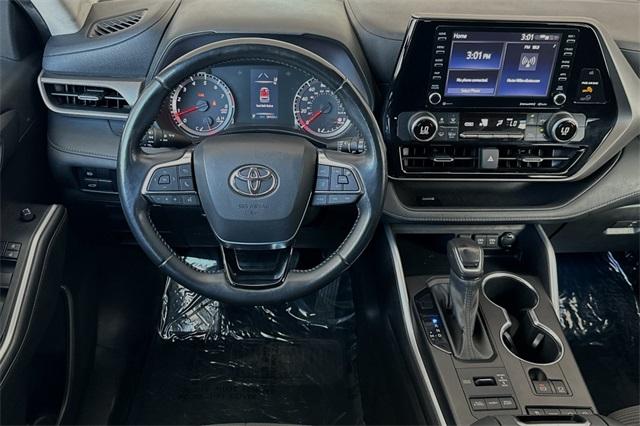 2021 Toyota Highlander Vehicle Photo in ELK GROVE, CA 95757-8703