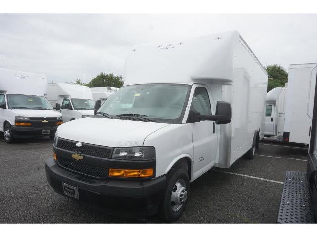 2023 Chevrolet Express Cutaway 4500 Vehicle Photo in ALCOA, TN 37701-3235