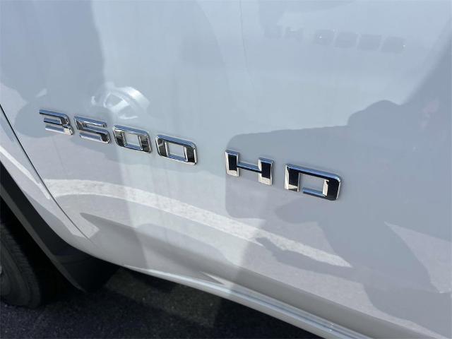 2023 Chevrolet Silverado 3500 HD CC Vehicle Photo in ALCOA, TN 37701-3235