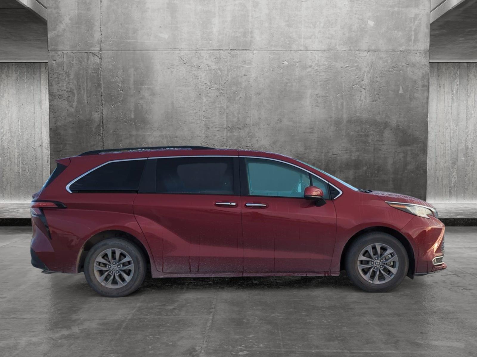 2022 Toyota Sienna Vehicle Photo in Ft. Myers, FL 33907