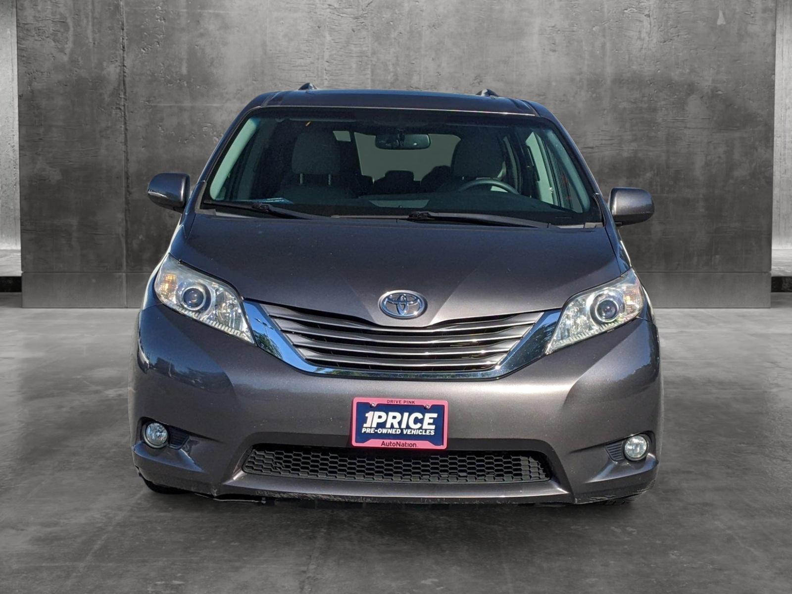 2016 Toyota Sienna Vehicle Photo in TIMONIUM, MD 21093-2300