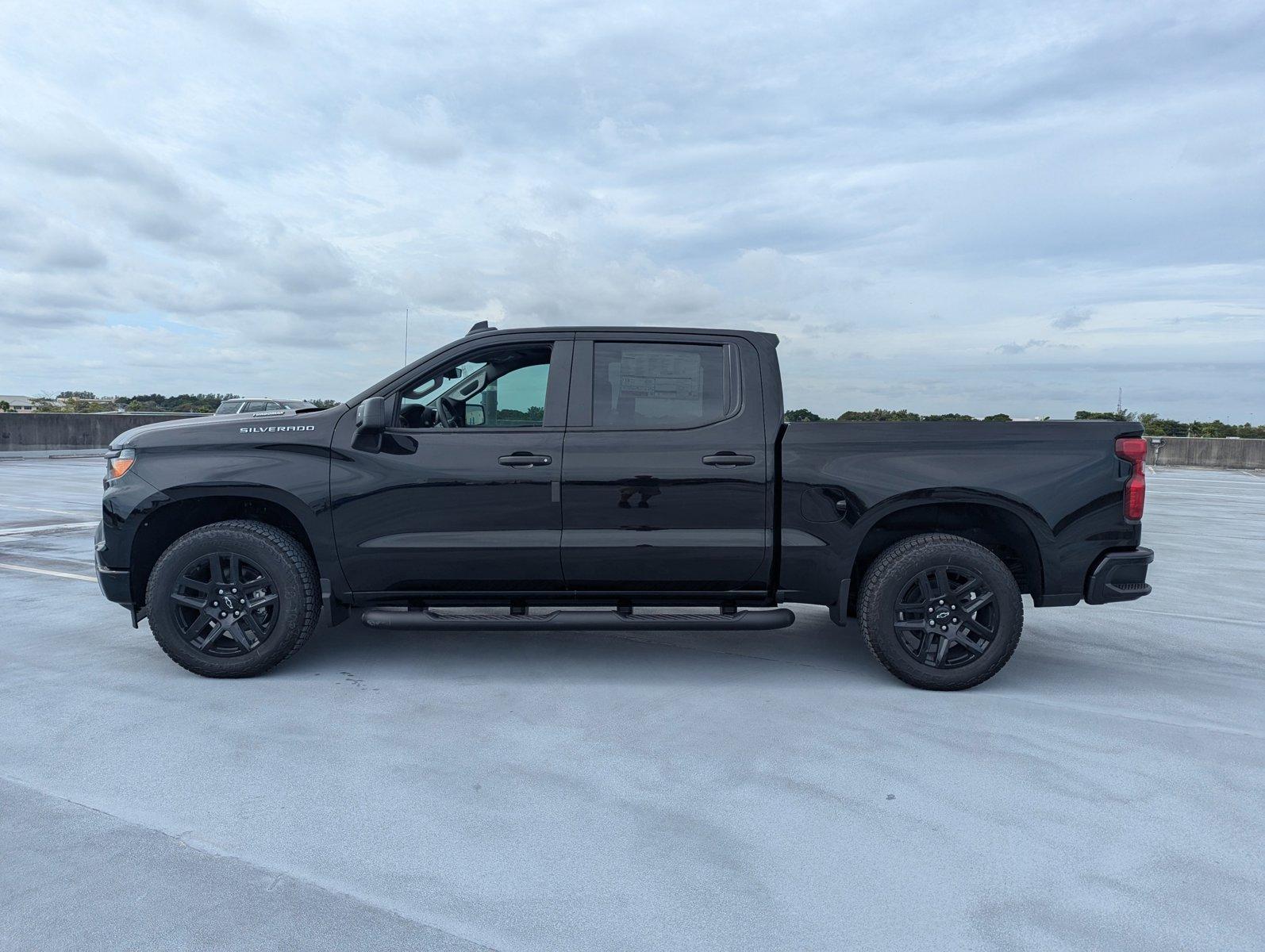 2025 Chevrolet Silverado 1500 Vehicle Photo in PEMBROKE PINES, FL 33024-6534