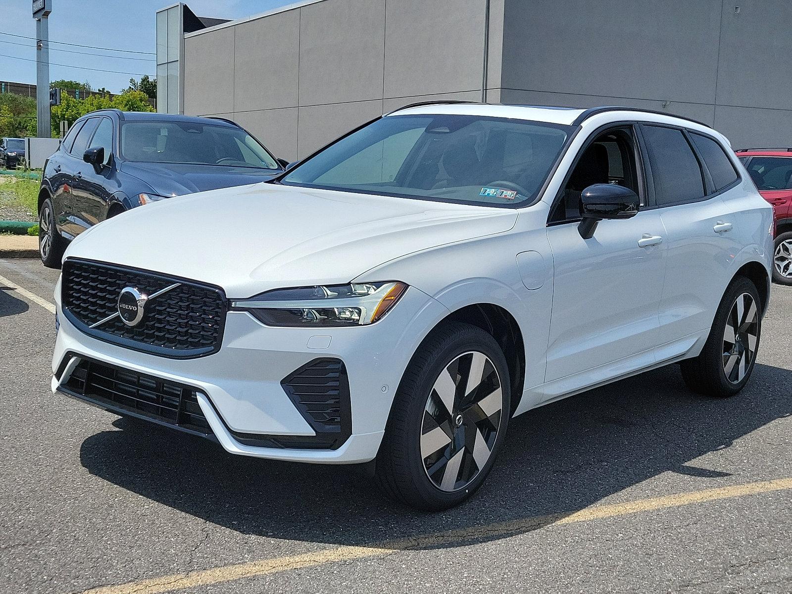 2025 Volvo XC60 Plug-In Hybrid Vehicle Photo in Trevose, PA 19053