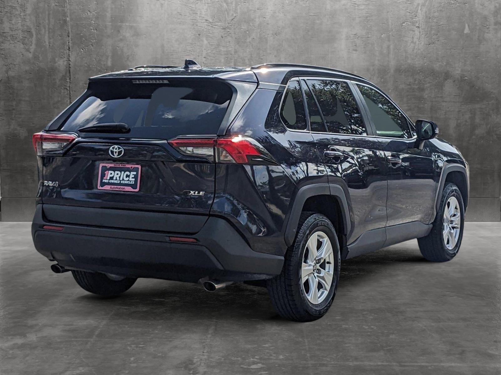 2021 Toyota RAV4 Vehicle Photo in GREENACRES, FL 33463-3207