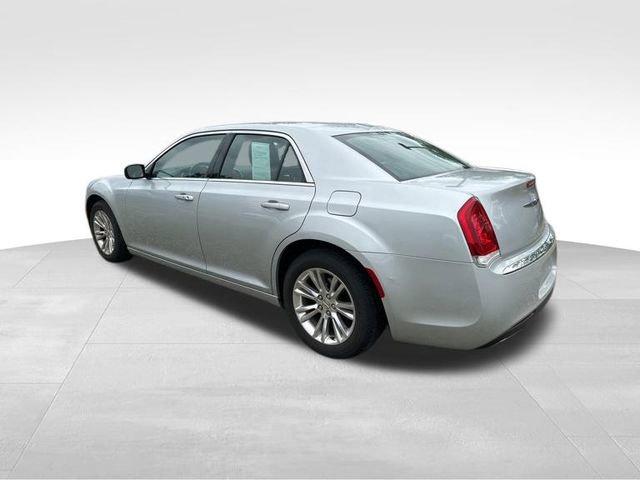 2020 Chrysler 300 Vehicle Photo in MEDINA, OH 44256-9631