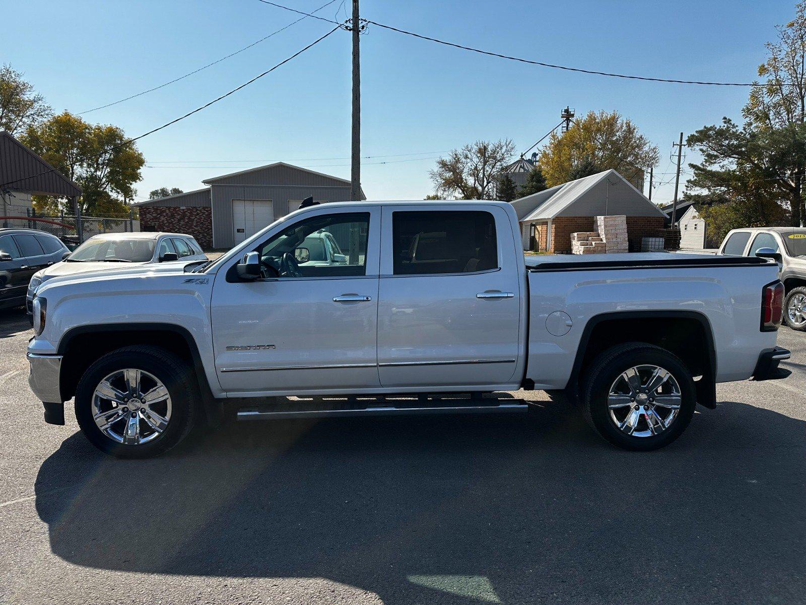 Used 2018 GMC Sierra 1500 SLT with VIN 3GTU2NEC6JG616438 for sale in Edgerton, MN