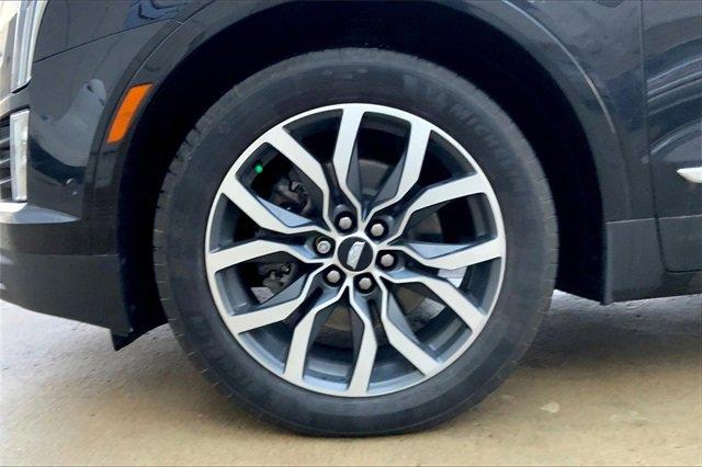 2021 Cadillac XT5 Vehicle Photo in TOPEKA, KS 66609-0000