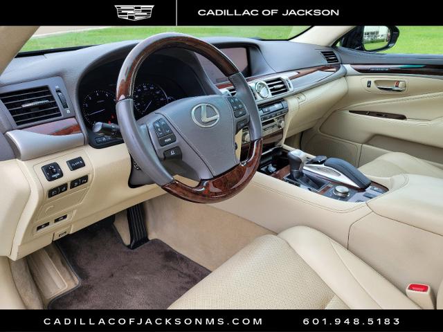 2017 Lexus LS Vehicle Photo in RIDGELAND, MS 39157-4406