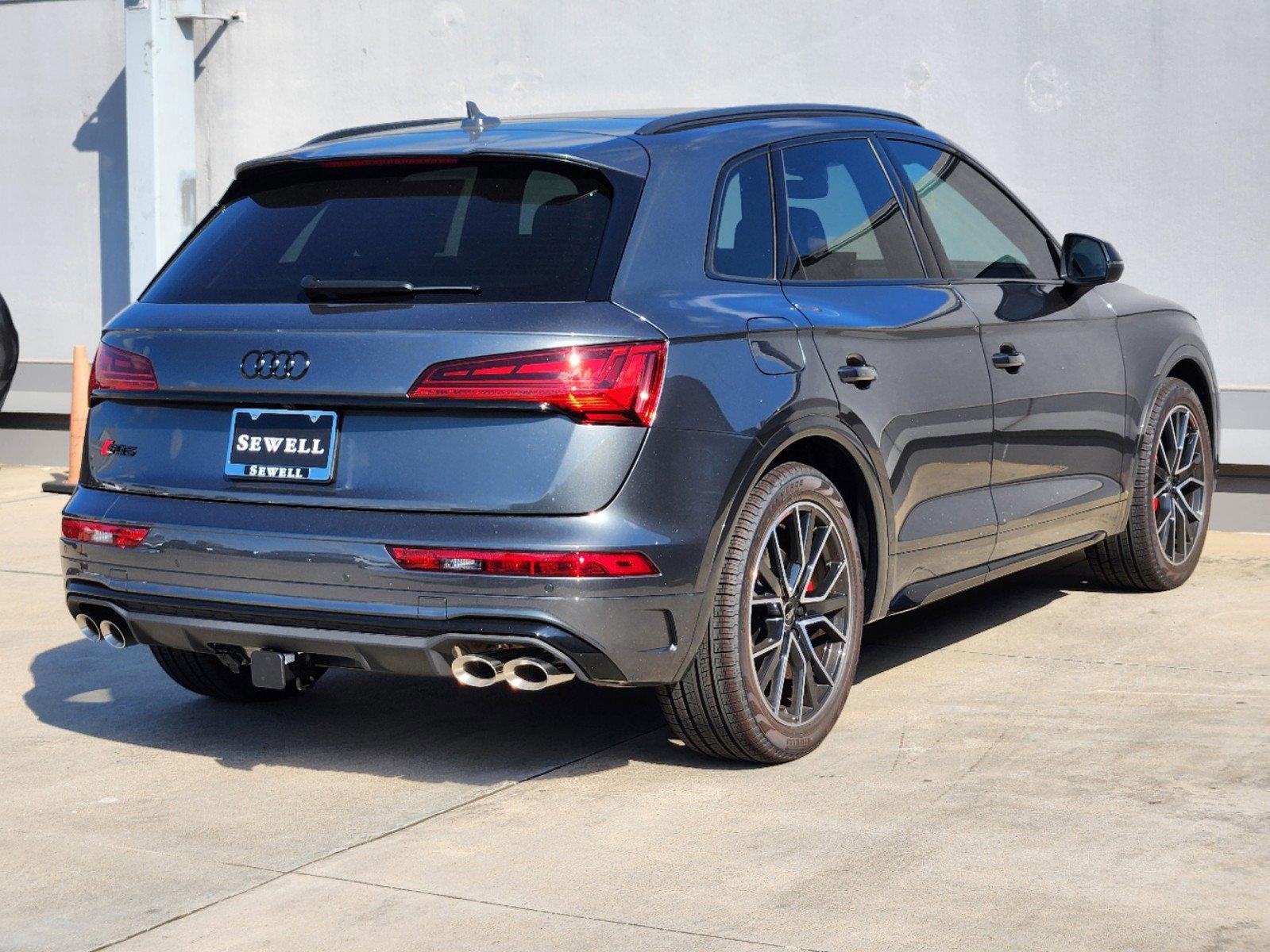 2024 Audi SQ5 Vehicle Photo in SUGAR LAND, TX 77478