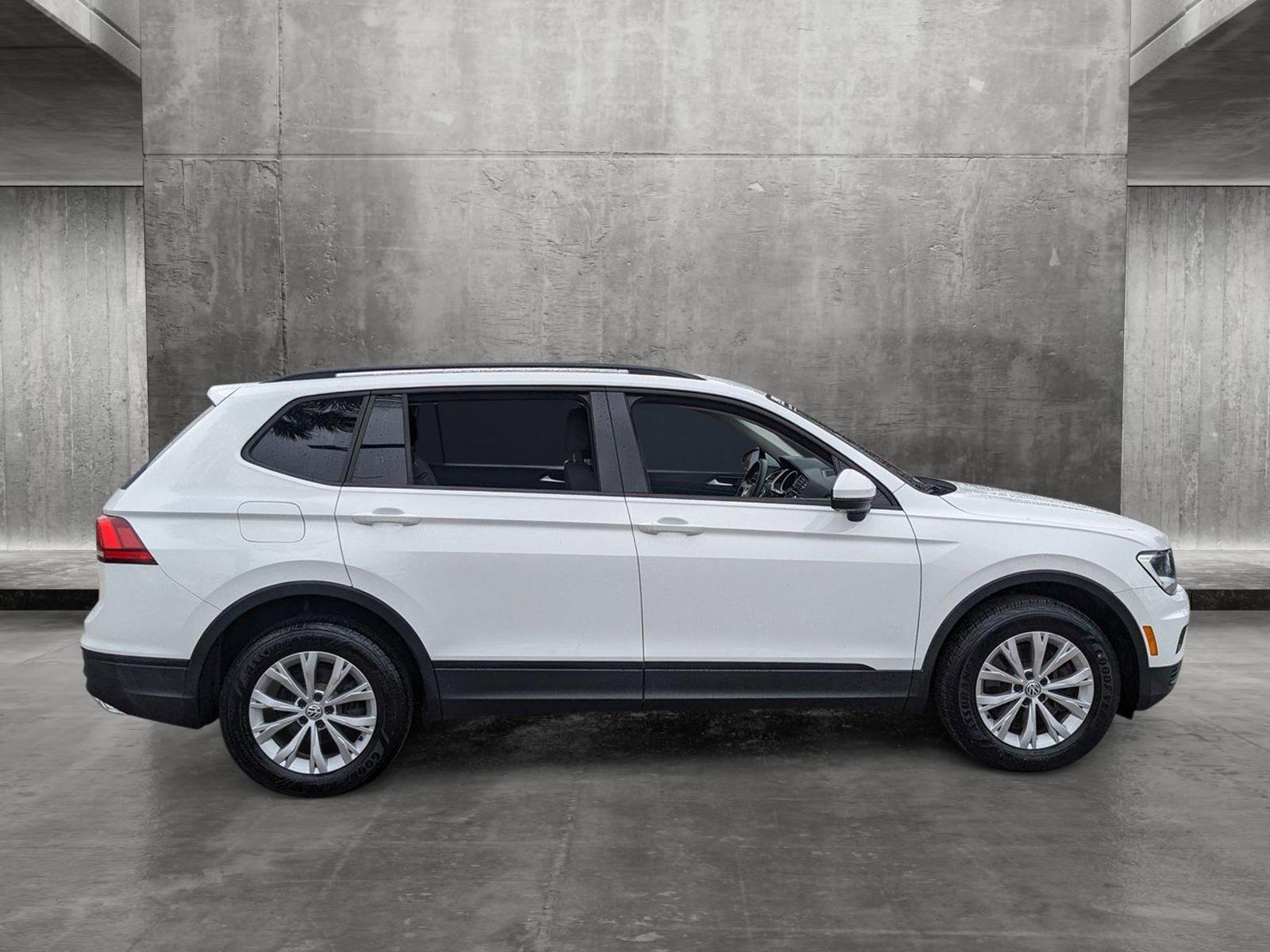 2018 Volkswagen Tiguan Vehicle Photo in Tampa, FL 33614