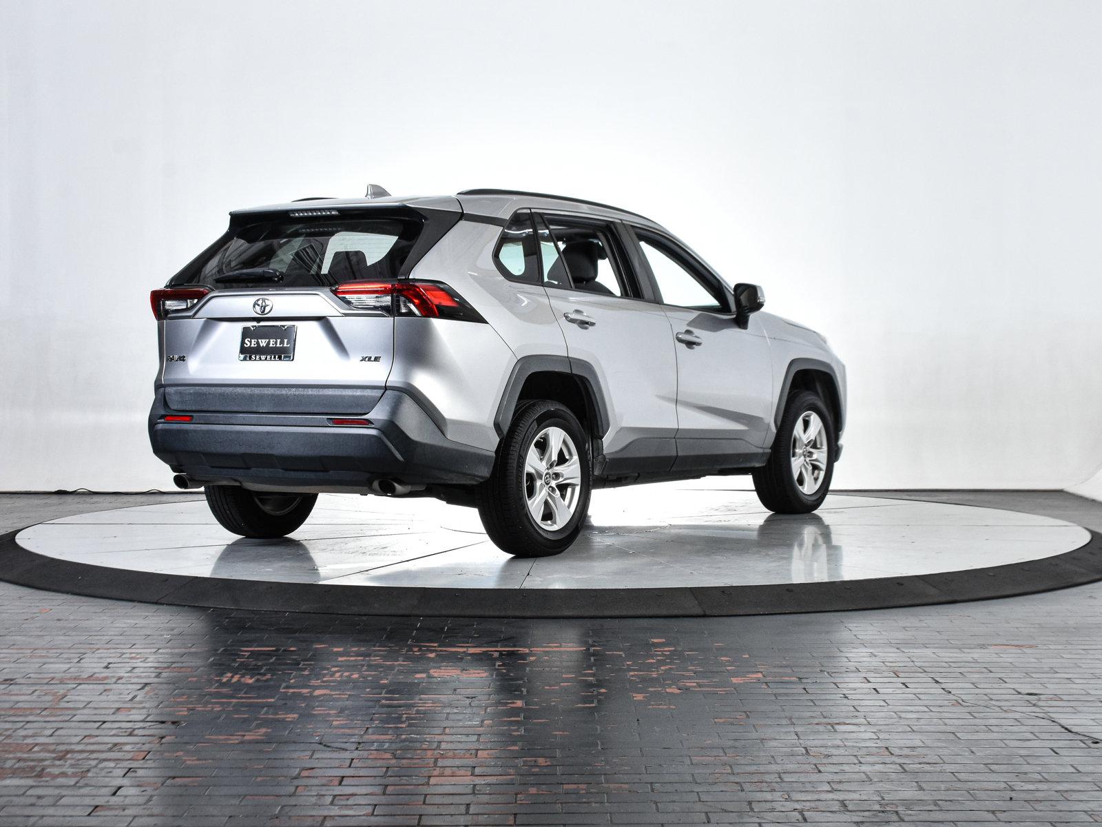 2019 Toyota RAV4 Vehicle Photo in DALLAS, TX 75235