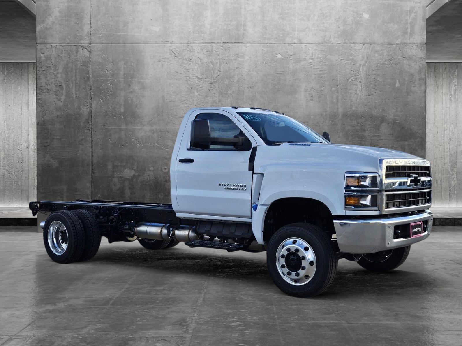 2024 Chevrolet Silverado 6500 HD Vehicle Photo in AMARILLO, TX 79103-4111