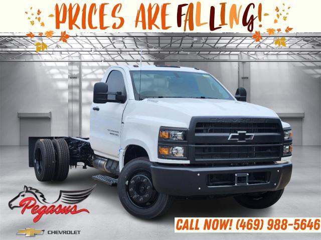 2024 Chevrolet Silverado Chassis Cab Vehicle Photo in ENNIS, TX 75119-5114