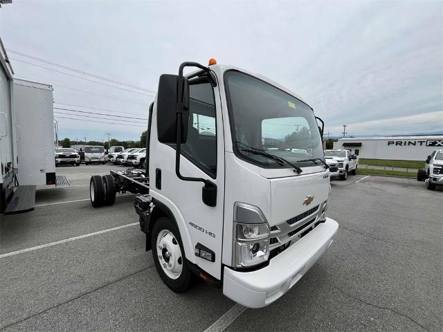 2024 Chevrolet Low Cab Forward 4500 Vehicle Photo in ALCOA, TN 37701-3235