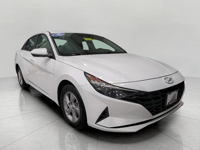 2022 Hyundai ELANTRA Vehicle Photo in Green Bay, WI 54304