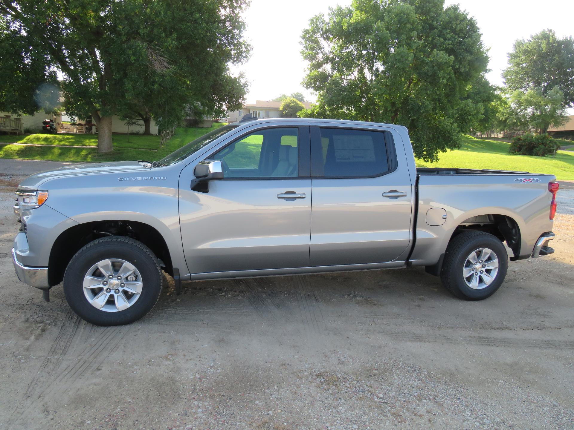 2024 Chevrolet Silverado 1500 Vehicle Photo in MAPLETON, IA 51034-1072