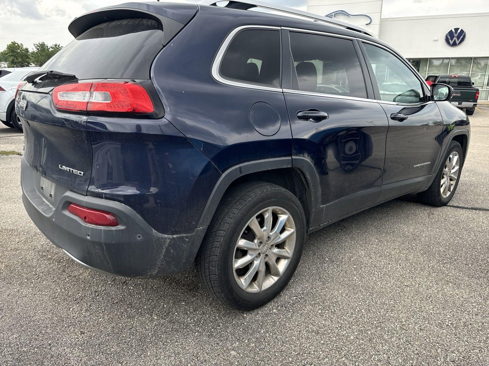 2016 Jeep Cherokee Vehicle Photo in Marion, IA 52302