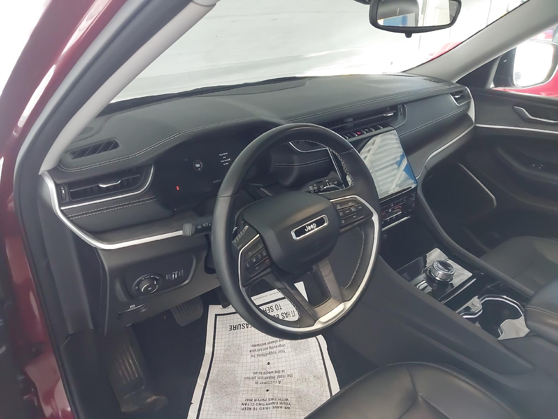 2021 Jeep Grand Cherokee L Vehicle Photo in WENTZVILLE, MO 63385-1017